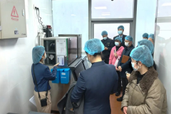  <strong>取会餐饮单元现场递交《餐饮食物平安许</strong>